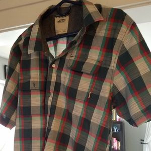 Vans	Short-Sleeve		Button-Down Shirt
